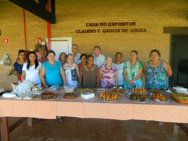 Sindicato Rural qualificou mais de 70 pessoas na primeira quinzena do mês de abril Curso de beneficiamento e transformação caseira da mandioca (Foto: Divulgação/Assecom)