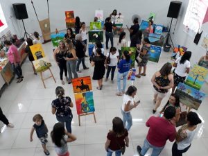 Exposição de telas produzidas pelos professores