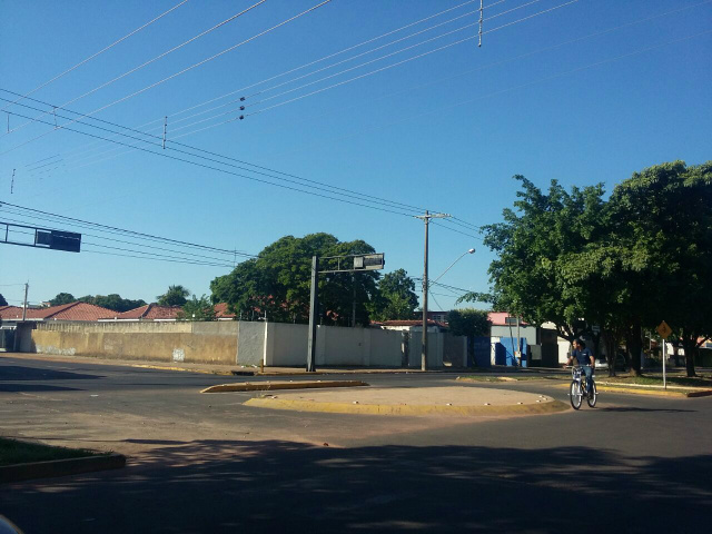 Céu sem nuvens nesta manhã de sábado. (Foto: Patrícia Miranda)