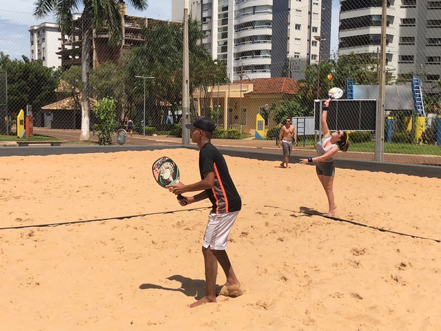 Estadual de Beach Tennis define campeões Entre os iniciantes, Tiago Lima de Três Lagoas (Foto/Assessoria)
