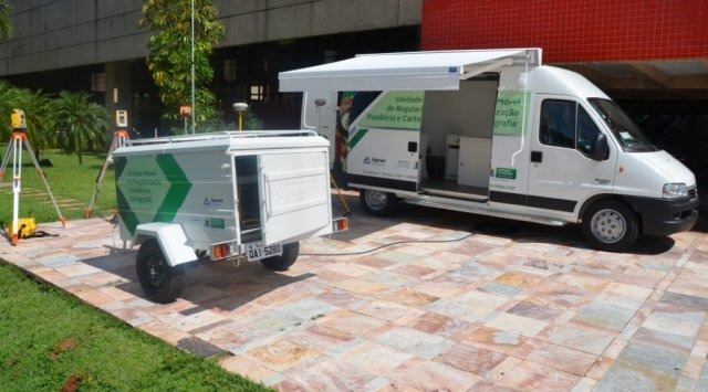 Agência rural passa a ter atendimento móvel pelo Estado Uma das vans adquiridas para o atendimento pelo Estado (Foto: Néia Maceno/ Divulgação)