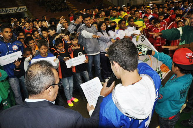 Estão participando da Copa Ecológica Mercosul 43 delegações de equipes de futebol de campo do Brasil e América do Sul (Foto: Divulgação/Assecom)