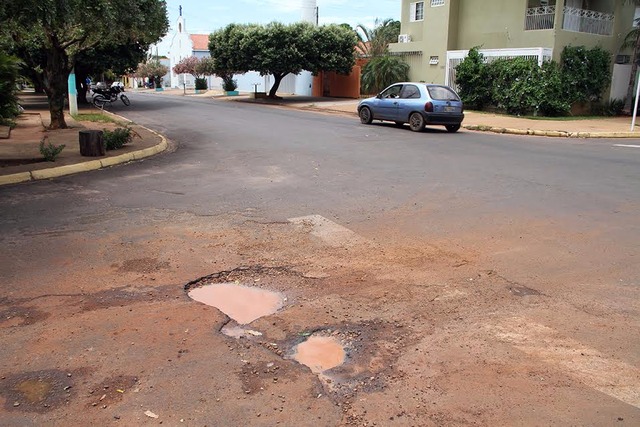 A situação, muitas vezes, críticas, de inúmeras vias da cidade é o que mais gera indicações dos vereadores (Foto/Assessoria)