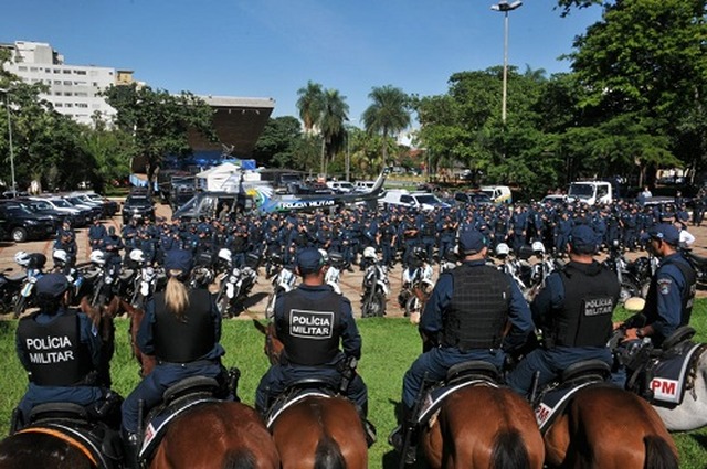 Segurança Pública reforça efetivo com 5.500 policiais atuando em todo Estado Monitoramento terá à disposição veículos, motocicletas, cavalos e helicóptero - Foto: Valdenir Rezende / Correio do Estado