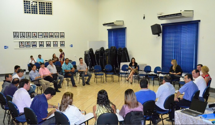 Comitê de Desenvolvimento da macrorregião da Costa Leste realiza terceira reunião Representante do Sebrae apresentou projeto de desenvolvimento da Costa Leste (Foto: Assessoria)