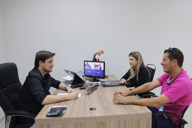 O presidente André Bittencourt e demais vereadores, assim como se posicionou os representante da empresa Central Park (Foto/Assessoria)