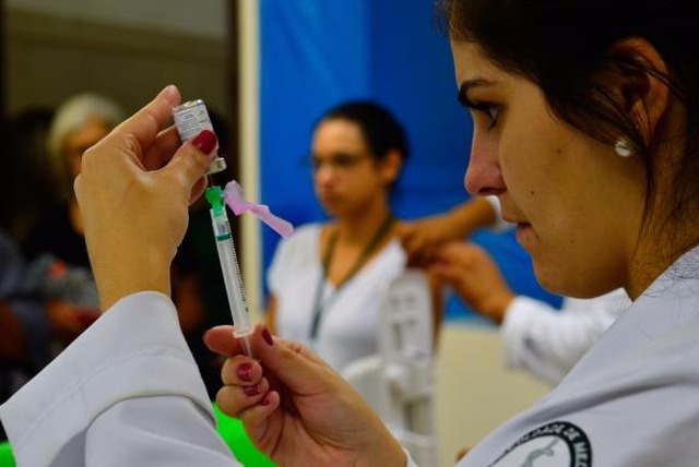O novo rol, que inclui inclusão de medicamentos contra vários tipos de câncer, entrará em vigor em janeiro de 2018.(Foto/Agência Brasil)