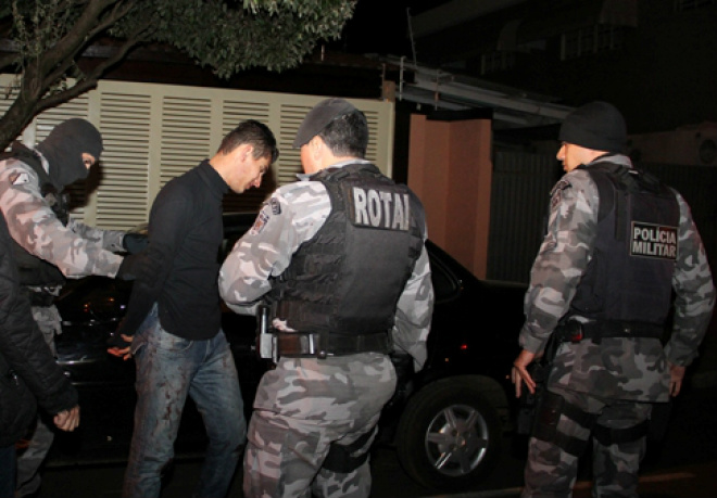 Carlos Delago Barbosa, de 24 anos, namorado da vítima foi detido pela Rotai ainda no local do crime para averiguação, mas delegado que conduz as investigações o atuou em flagrante como principal suspeito do homicídio (Foto: Perfil News)