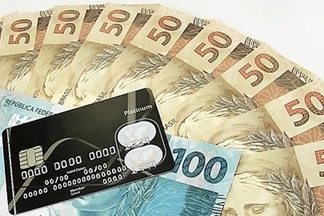 Nova Lei autoriza diferenciação de preço para compras em dinheiro e cartão