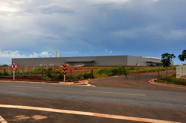 Campo Grande retoma lugar como rota de negócios em Mato Grosso do Sul Obras do shopping outlet estão prontas desde ano passado e a previsão é que empreendimento abra até final do ano - Foto: Valdenir Rezende / Correio do Estado