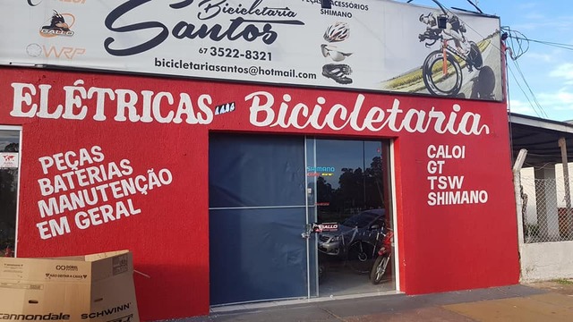 Ainda segundo o dono, foram levadas três bicicletas e os prejuízos ultrapassam R$ 20 mil (Foto/Ricardo Ojeda)