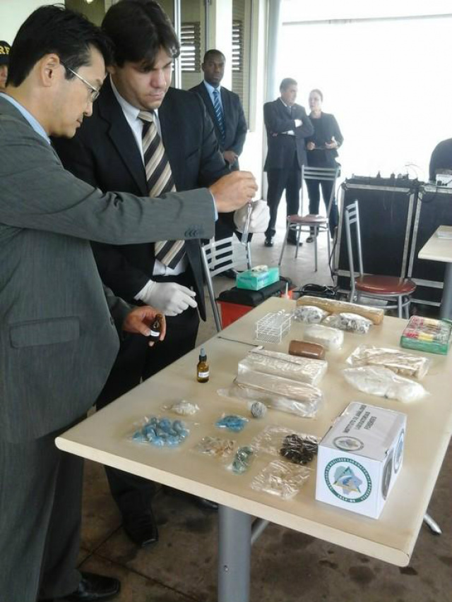DENAR incinera 35,4 toneladas de drogas em Campo Grande A importância da destruição de drogas, que é de competência exclusiva dos delegados de polícia, que antes realiza as investigações para apurar o crime de tráfico, através da instauração do inquérito policial (Foto: Policia Civil)