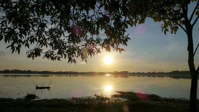 Céu sem nuvens nesta manhã e a previsão ao longo do dia é que permaneça estável, sem chuva. (Foto: Ricardo Ojeda)
