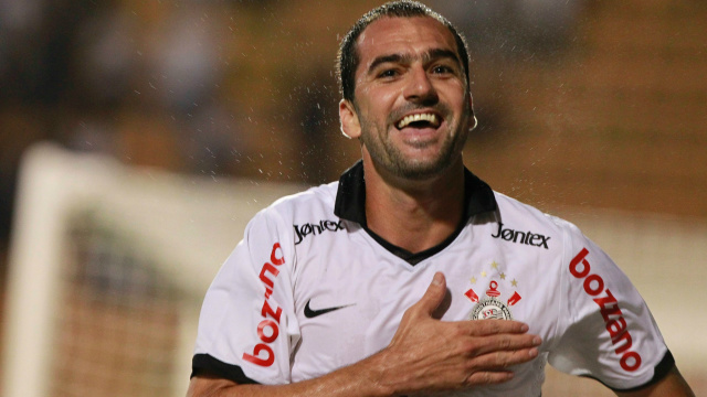 Corintiano Danilo recusa jogar na despedida de Ceni do São Paulo Recentemente, o meia de 36 anos renovou seu contrato com o Corinthians até o final de 2016.(Foto:Divulgação)