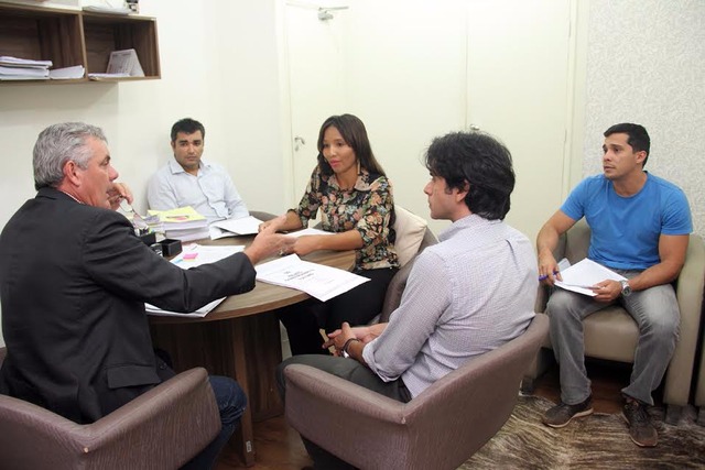 Prefeitura sinaliza acordo com Instituto Silvania Oliveira O instituto criado pela atleta já está em ação, garantindo subsídio aos praticantes do atletismo em Três Lagoas (Foto/Assessoria)