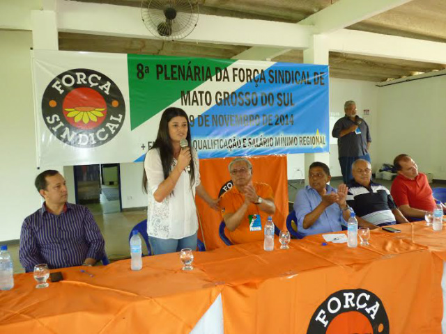 Junto às lideranças sindicais de MS, Rose falar sobre o salário mínimo regional, articulado com o governador eleito Reinaldo Azambuja (Foto: Divulgação)