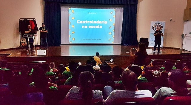 Controladoria na Escola incentiva cidadania em jovens de escolas estaduais Fotos: Diana Gaúna