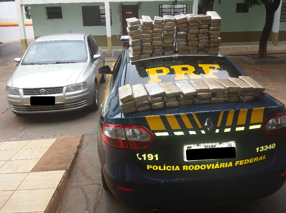 Polícia Rodoviária apreende mais de 94 kg de maconha em Nova Andradina A droga estava escondida no interior do carro (Foto: Assessoria)