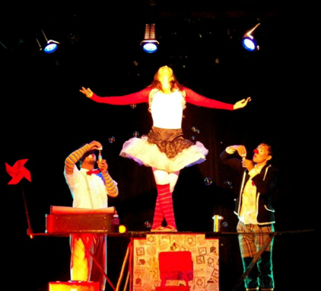 Ribas do Rio Pardo recebe peça “Noivo por encomenda” pelo Circuito de Teatro O projeto leva apresentações gratuitas a teatros, espaços alternativos, ruas e praças de municípios do interior (Foto: Divulgação)