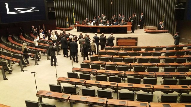Denúncia da Procuradoria Geral contra Temer é lida no plenário da Câmara Plenário da Câmara durante a leitura da denúncia contra o presidente Michel Temer (Foto: Bernardo Caram / G1)