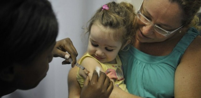 A garantia do cuidado com a saúde dos filhos é um dever pertencente ao poder familiar - Foto: Agência Brasil