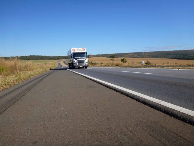 Fux suspende multa a transportadoras que não cumprirem tabela de frete Sem a tabela, não há como cobrir custos do serviço prestado e obter renda, dizem caminhoneiros - Divulgação/CNT