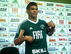 Gerley é apresentado no Palmeiras
(Foto: Diego Ribeiro / Globoesporte.com)
