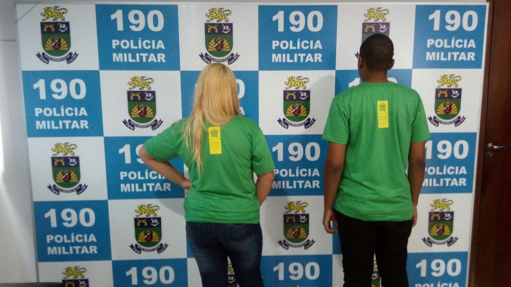 Adolescentes foram apreendidos pela PM. (Foto: Divulgação/Polícia Militar)