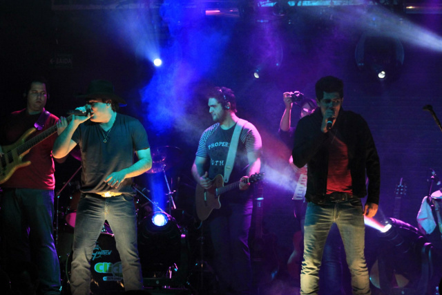 VIRACOPOS VITOR & MATHEUS
Foto Yuri Spazzapan