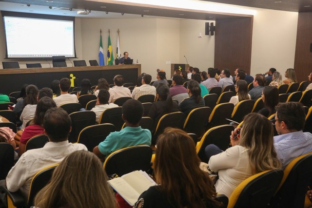 Prefeituras passam a integrar o sistema de comunicação eletrônica do governo estadual Cerca de 80 servidores designados pelas prefeituras, fizeram treinamento para conhecer o eDOCMS que fará a comunicação direta entre prefeituras e Governo. (Foto: Divulgação)