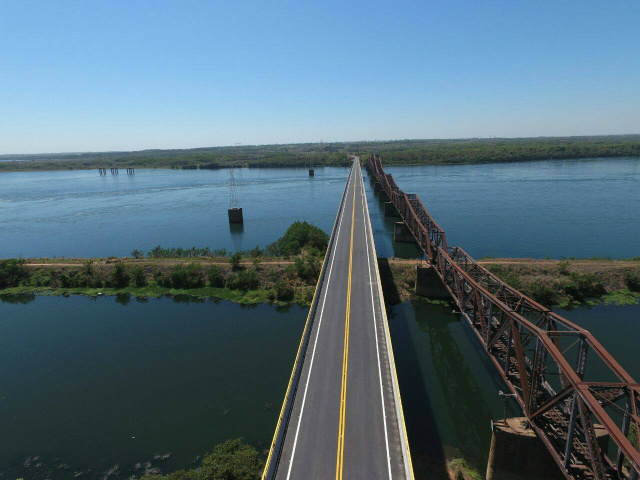 Vista aérea da ponta sobre o Rio Paraná que liga os estados de MS e SP (Foto: Divulgação) 