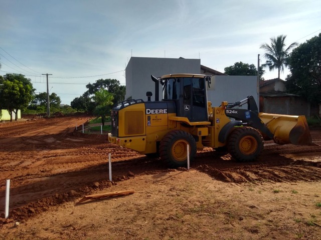 Após finalizar o sistema de drenagem, Jardim Dourados começa a receber obras de pavimentação Após finalizar o sistema de drenagem, Jardim Dourados começa a receber obras de pavimentação