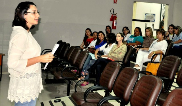 Equipes de Vacinação das Unidades de Saúde foram orientadas sobre os procedimentos técnicos (Foto: Assessoria)