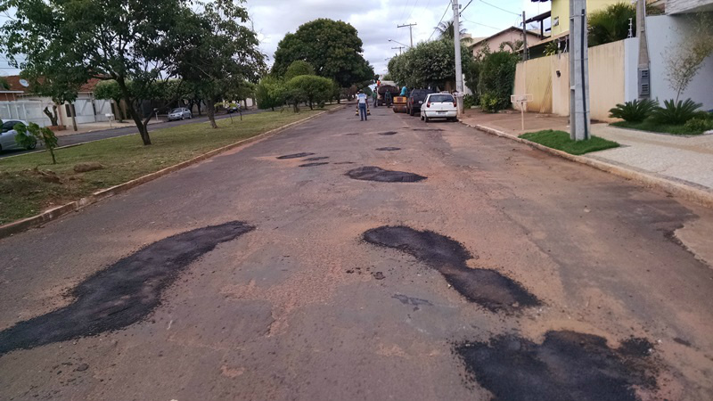 Nova tecnologia permitirá recuperar malha asfáltica mesmo em dias chuvosos Por enquanto a nova massa não está sendo utilizada pela prefeitura, mas será usada o mais breve possível. (Foto: Divulgação)