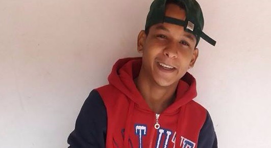 Rapaz sai para festa e desaparece em Três Lagoas Ralf Rafael Caires Siqueira desapareceu no último sábado (1º). (Foto: Reprodução/ Rede social).