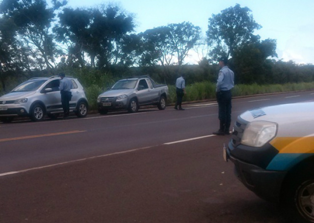 PMRv deflagra operação visando a segurança nas estradas estaduais durante o período de Páscoa As fiscalizações serão intensificadas de forma a prevenir a ocorrência de acidentes de trânsito, visando garantir uma viagem tranqüila e segura (Foto: Divulgação/PMVr)