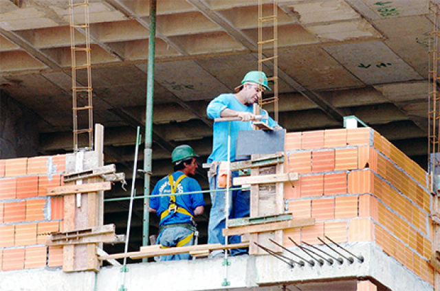 Apesar da queda mensal, vendas de materiais avançaram em 2014 (Foto: R7)
