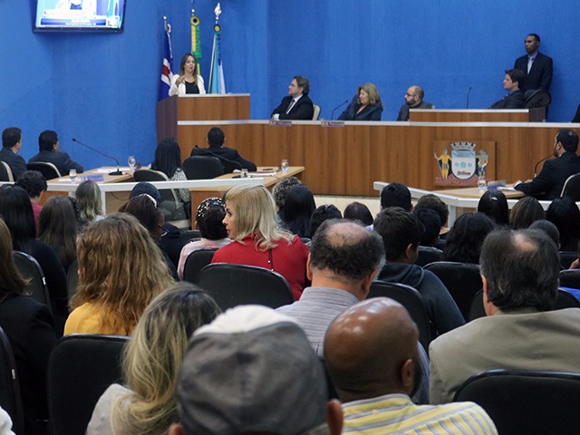 Câmara aprova criação do programa família acolhedora e reajuste dos servidores da educação Câmara aprova criação do programa família acolhedora e reajuste dos servidores da educação