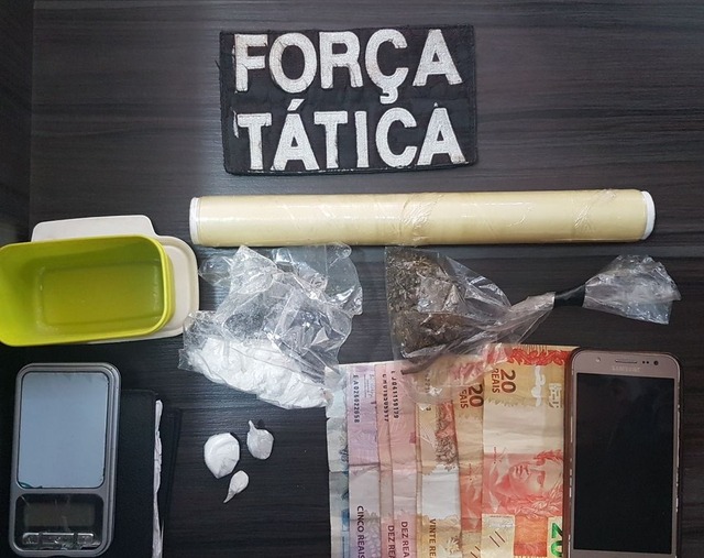 Casal é preso por vender cocaína em casa (Foto: G1)