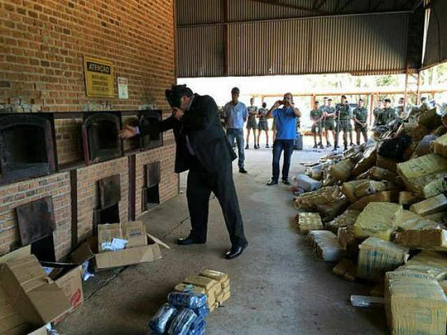 As drogas foram apreendidas incineradas ontem foram apreendidas no período de um ano, através de operações realizadas pela Polícia Civil (Foto: Policia Civil)