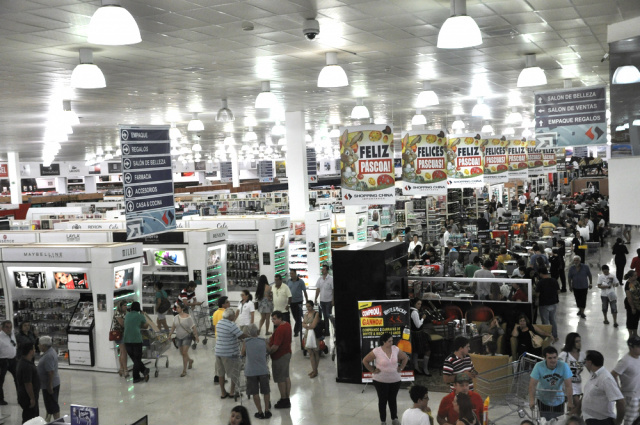 Centenas de turistas invadem Shopping China durante a Semana Santa Aproveitando a promoção especial de Páscoa, turistas de várias regiões de Mato Grosso do Sul e de outros estados
