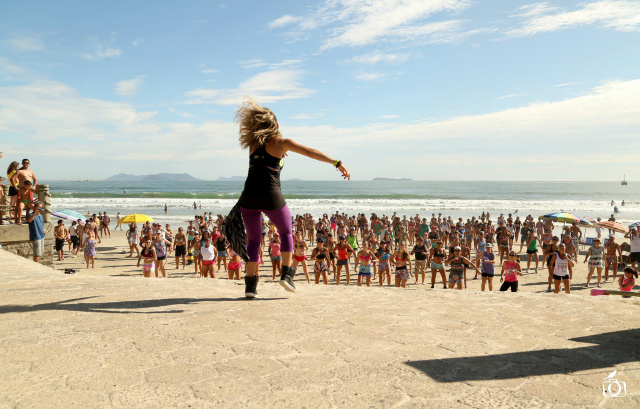 Flávio Zardo vem à Três Lagoas para evento solidário A Zumba mistura elementos de samba, salsa, merengue, mambo, hip hop, flamenco, dança do ventre e outros estilos que atraem milhões de pessoas ai redor do mundo (Foto: Divulgação)