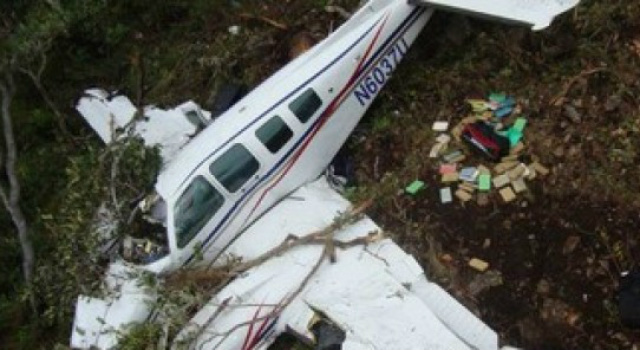 Avião cai na Venezuela com uma tonelada de cocaína Avião cai na Venezuela com uma tonelada de cocaína