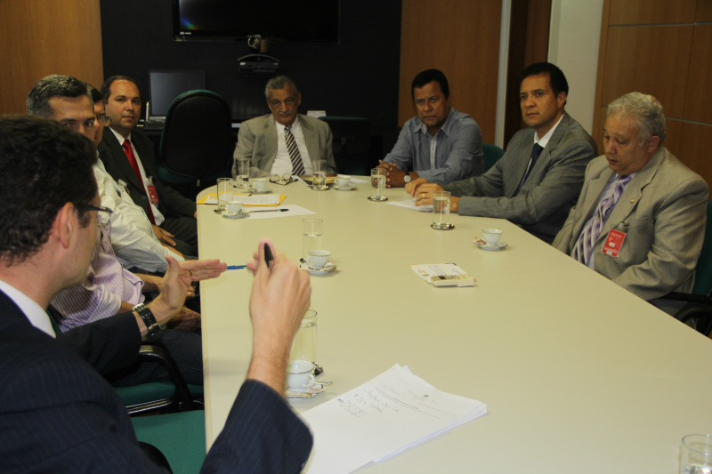 Deputado Amarildo Cruz, vereadores e advogados solicitam mais uma vara do judiciário para Rio Verde De acordo com o grupo, a cidade conta com um juiz apenas (Foto: Assessoria)