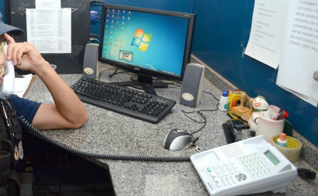 Mulher flagra ladrão em casa e reclama do atendimento policial PM de Chapadão do Sul (Foto: Ilustrativa/Google)