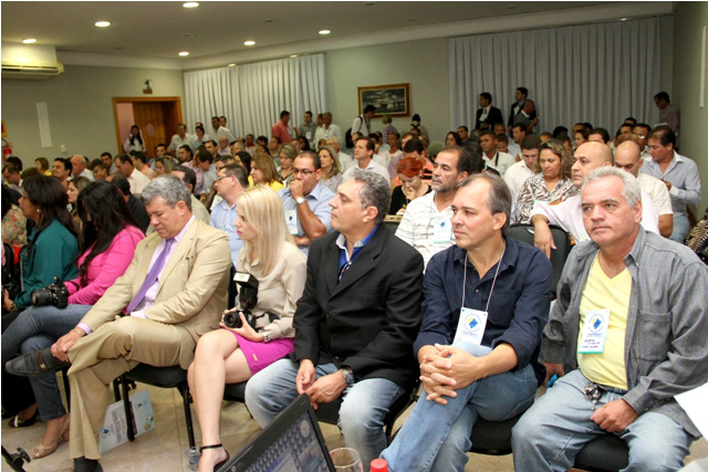 Vereadores e outros interessados participam do Congresso Estadual que está acontecendo no Hotel OT em Três Lagoas (Foto: Divulgação)