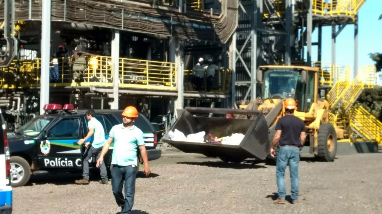 Mais de 4 toneladas de drogas são incineradas em Três Lagoas Entorpecentes foram incinerados nesta quinta-feira (6). (Fotos: Divulgação/ Polícia Militar).