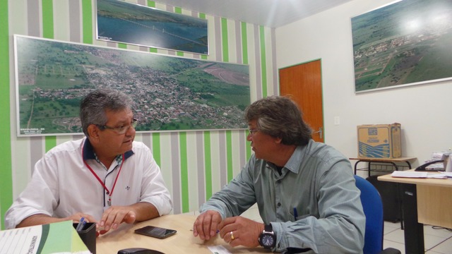 O gestor do município de Brasilândia recebeu a reportagem do Perfil News e, entre vários assuntos elencados na entrevista, ele destacou a expectativa positiva da retomada das obras da UFN3 (Foto: Thais Dias)