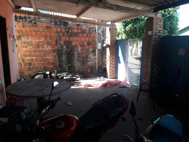 Casa de suspeito de matar a ex e o namorado dela é incendiada em MS Casa onde vítimas foram mortas (Foto: PC de Aquidauana/Divulgação)