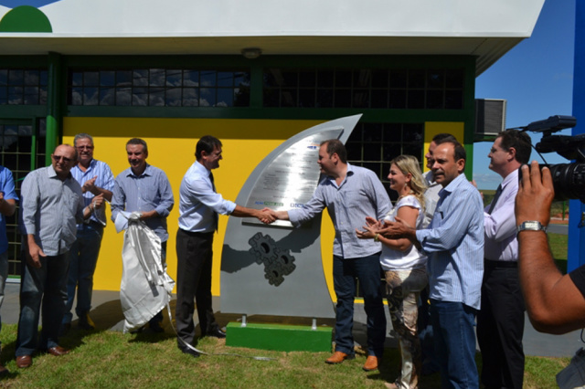Longen inaugura em Sonora a 38ª Biblioteca do Sesi no Estado O presidente da Fiems, Sergio Longen, e o prefeito de Sonora, Yuri Valeis, inauguraram, na manhã sexta-feira (25/04), a 38ª Biblioteca da Indústria do Conhecimento do Sesi no Estado (Foto: Divulgação/Assecom)